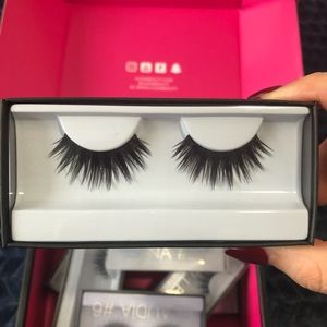 Huda Beauty Lana #10 Classic Lash